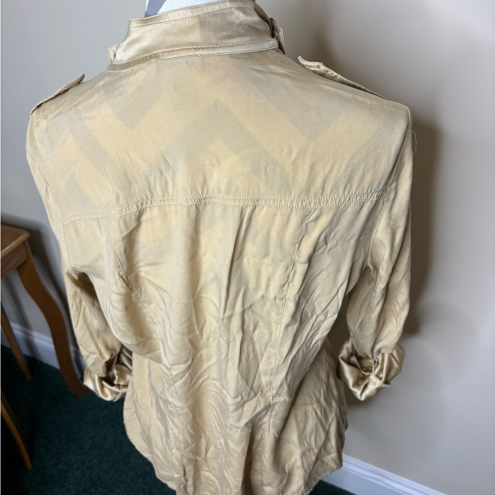 Gold cache button down top - Picture 2 of 3